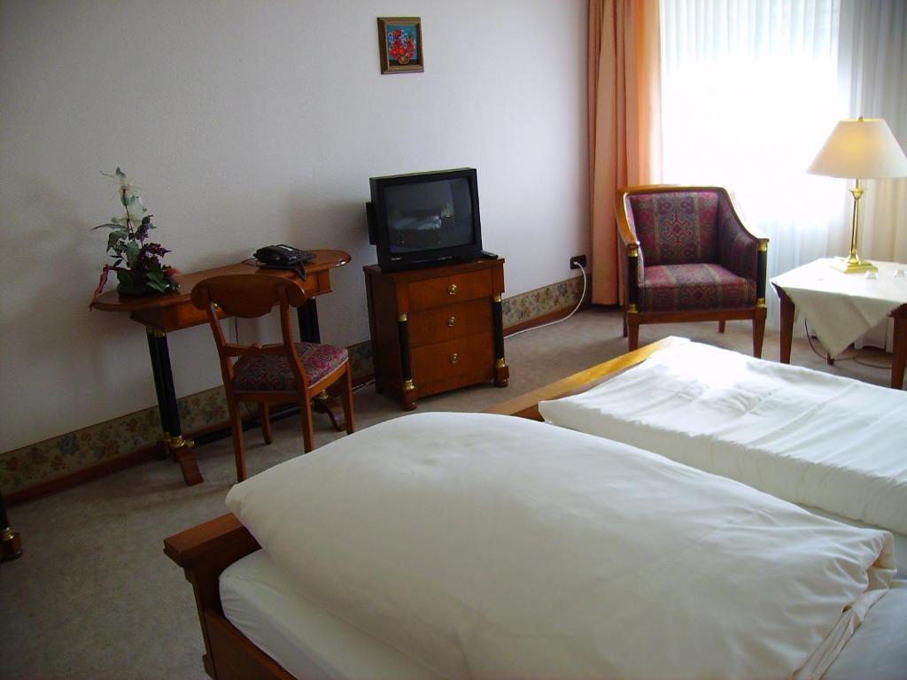 Hotel An Der Hauptallee Bad Pyrmont Rum bild